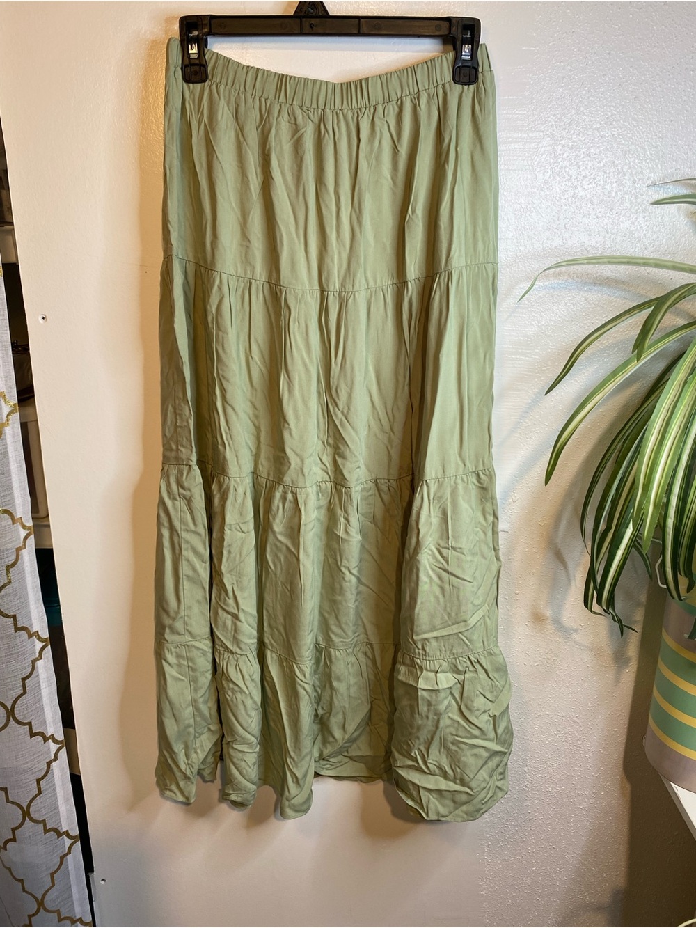 Forever 21 NWT- Size MED- Sage Green Tiered Maxi Skirt